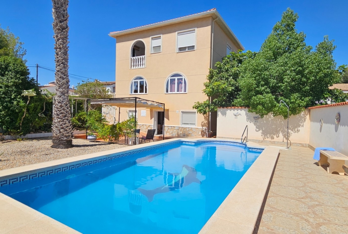 Villa for sale in Pinar de Campoverde by Pinar Properties